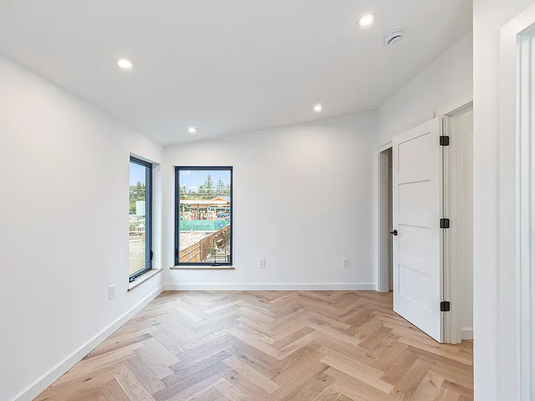 614 NW Federal St — Photo 7
