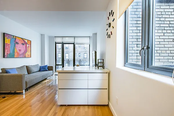 Sold by Voro, LLC | media 5