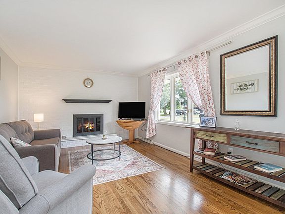 3rd image of 53140 Seminole Ln