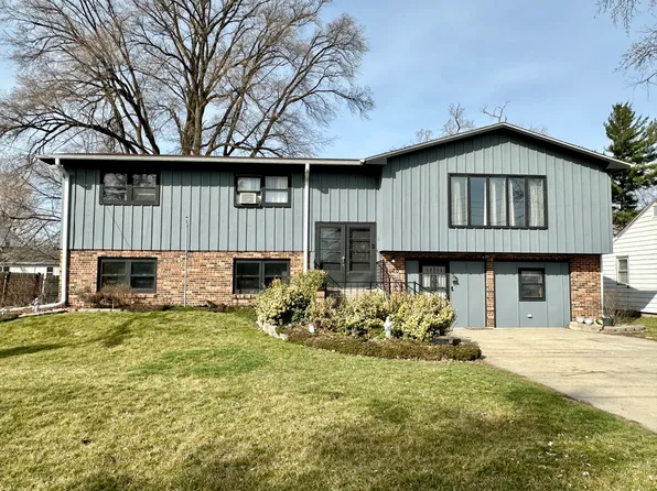 8020 Ravere St, Machesney Park, IL 61115