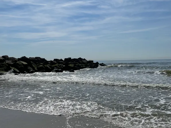 (undisclosed Address), Far Rockaway, NY 11693