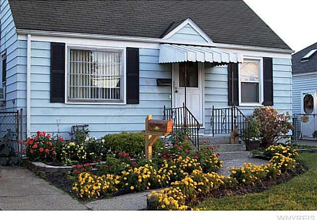 1st image of 92 Hinman Ave