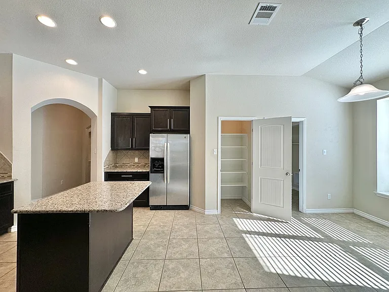 3383 Vineyard Trl — Photo 16