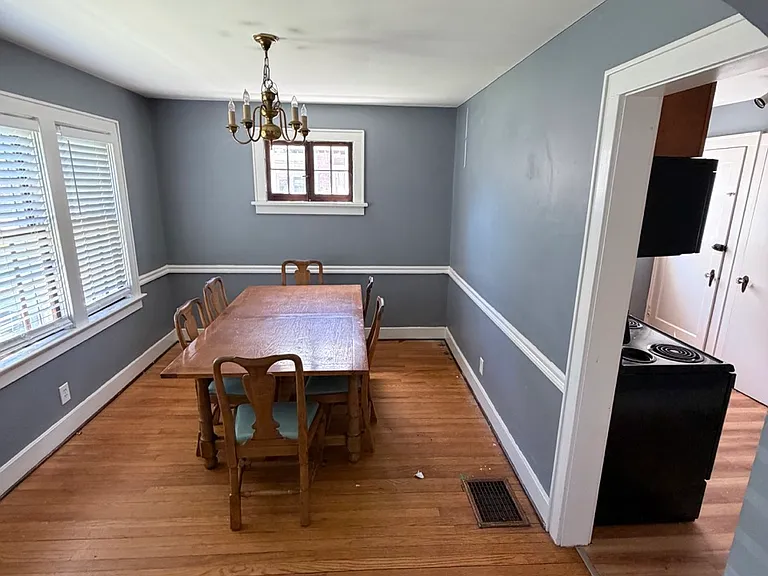 104 Oxford Pl — Photo 3