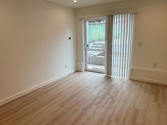 4th image of 2654 31st Ave #A