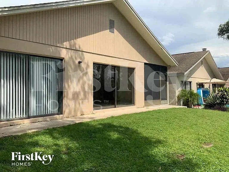 1451 Oak Pl — Photo 16