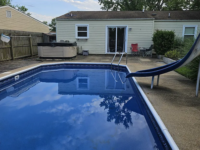 Pool patio & hot tub