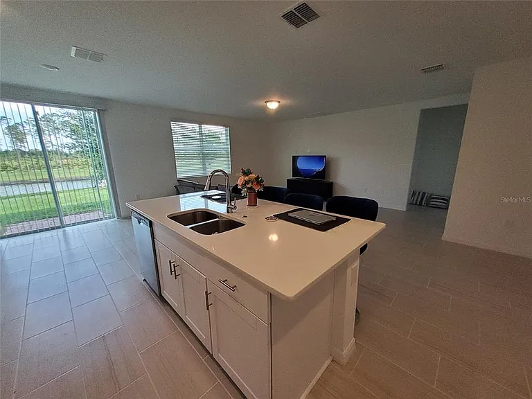 3166 Viceroy Ct — Photo 15