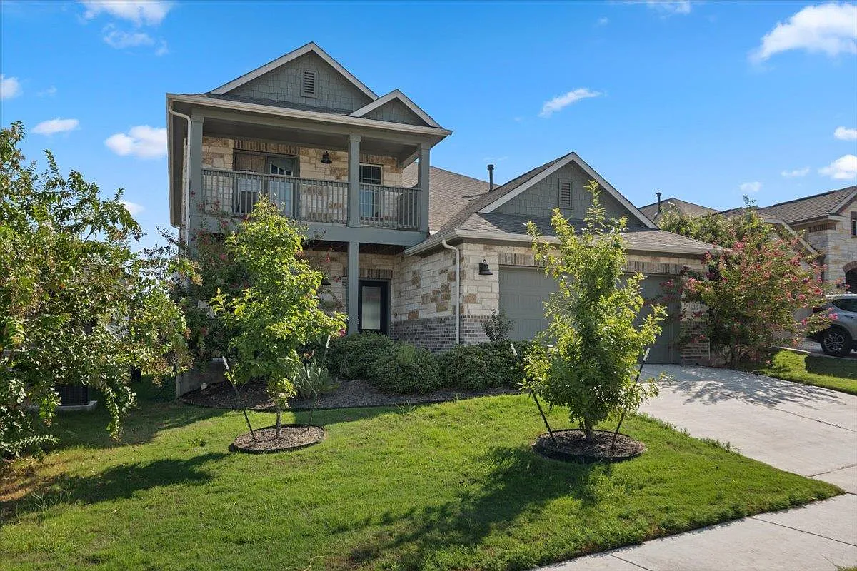 4 bed, 3.5 bath, 2656 sqft, $3,195 — Photo 3