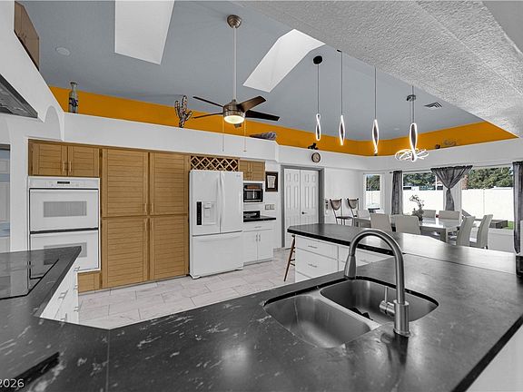 3rd image of 3270 W Pebble Rd