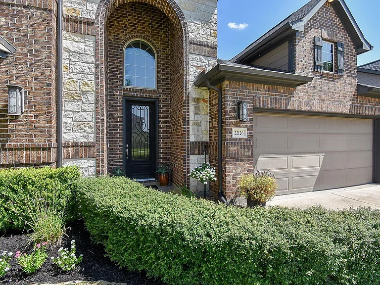 22126 Grand Mist Dr — Photo 4