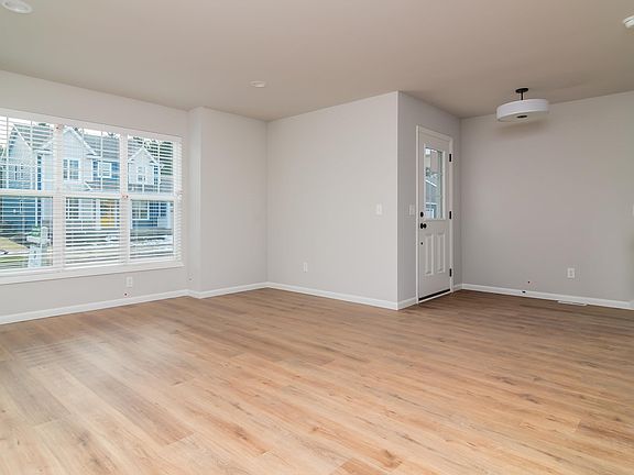 2nd image of 9408 Tawny Acorn Dr