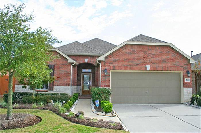 1st image of 719 Saturnia Ln
