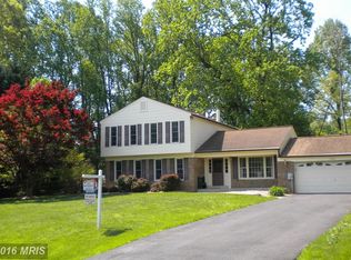 17959 Pond Rd, Ashton, MD 20861