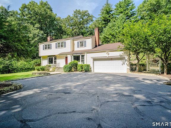3rd image of 237 Chestnut Hill Road