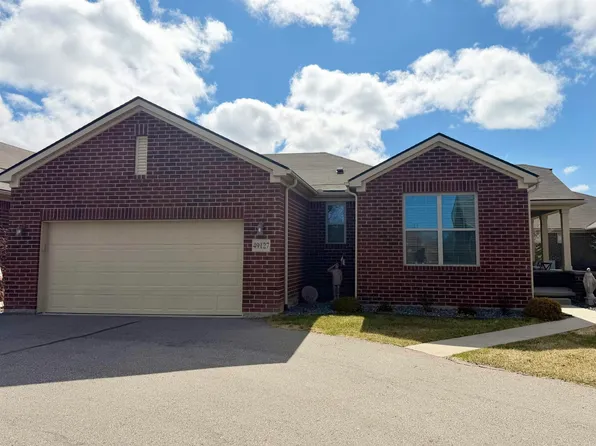 49127 Diane Ct, Macomb, MI 48042