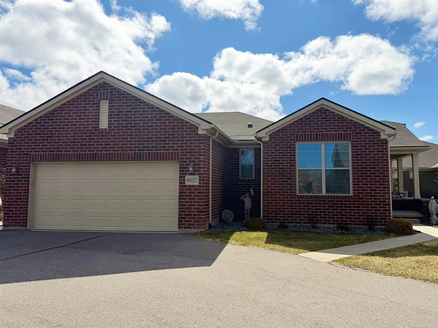 49127 Diane Ct photo 1
