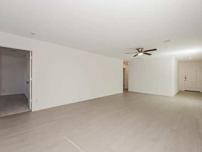 1715 Crossbill St — Photo 5