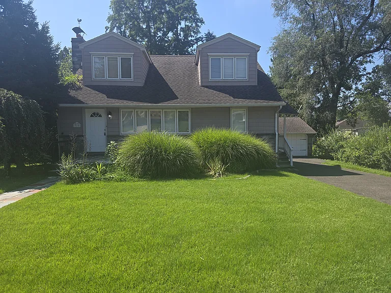 316 Hutchinson Ave — Photo 35