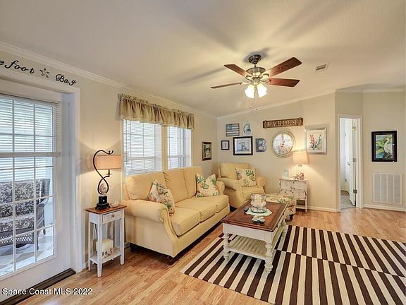 3rd image of 956 Wren Cir