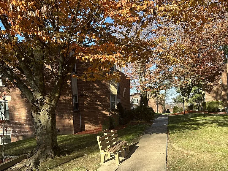Summit Apartments - Latrobe, PA — Photo 11