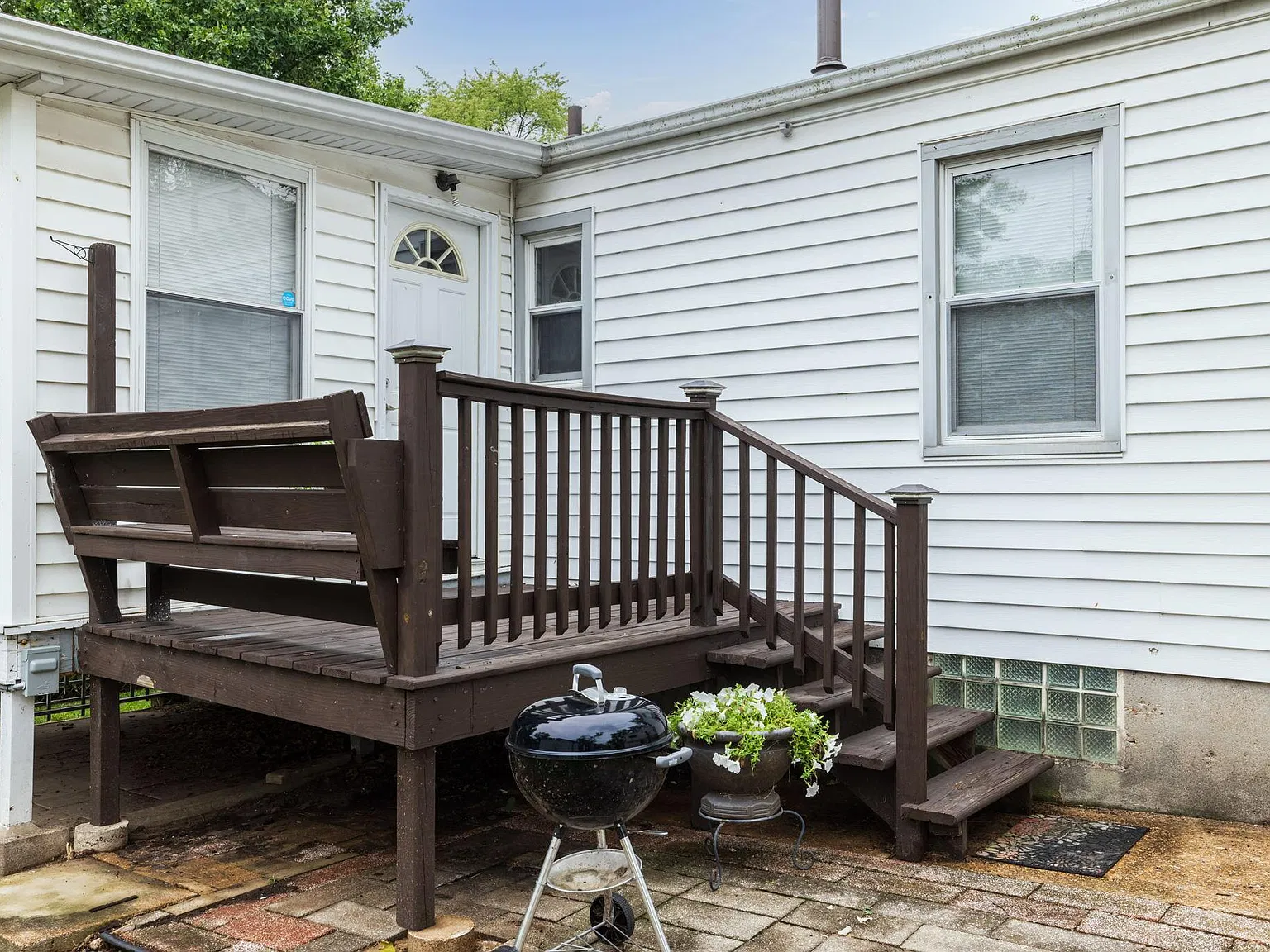 1426 Brock St — Photo 3