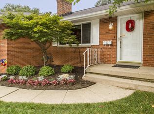 2058 Springhill Dr, Columbus, OH 43221