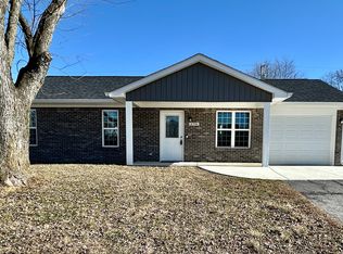 179 Forum Dr, Whiteland, IN 46184