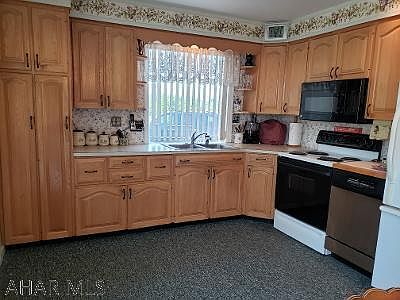 2nd image of 3782 Woodbury Pike