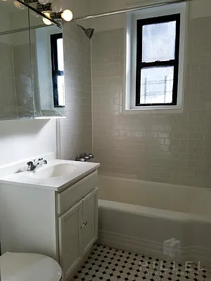 Rented by Hillel Realty Group | media 26