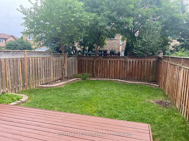 2351 Newcastle Cres — Photo 21