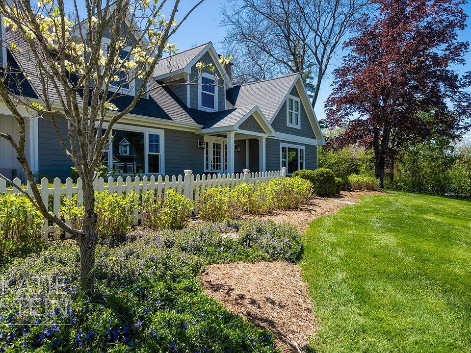 1st image of 3022 Midland Dr SE