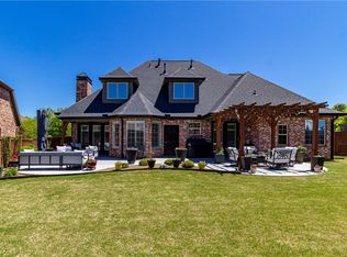1109 NE Thorn Hill Rd, Bentonville, AR 72712