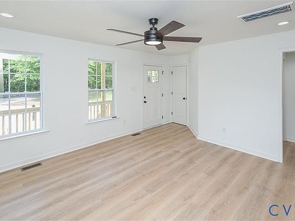 4th image of 202 S Little Church St