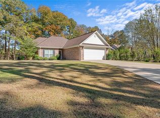 13560 Country Club Dr, Northport, AL 35475