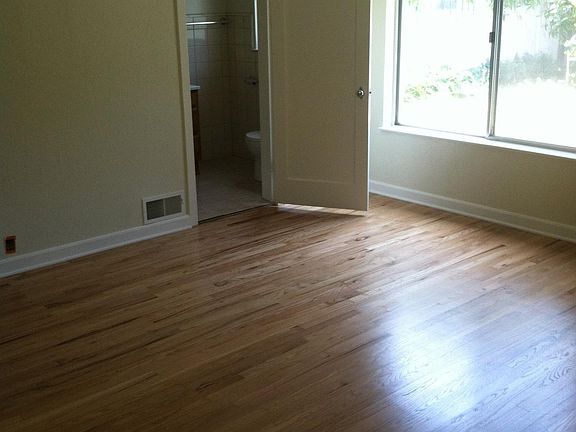 5th image of 1098 California Ave