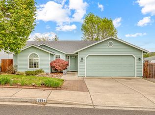 951 Ridgeview Dr, Eagle Pt, OR 97524
