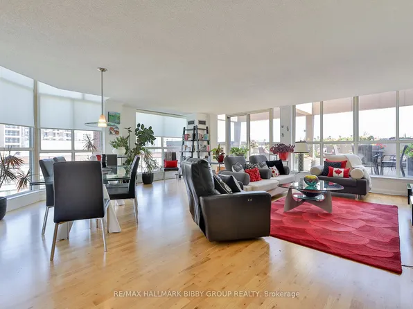 22 Southport St #1033, Toronto, ON M6S 4Y9