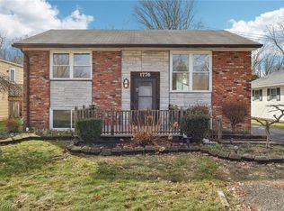 1776 Falkirk Rd, Madison, OH 44057