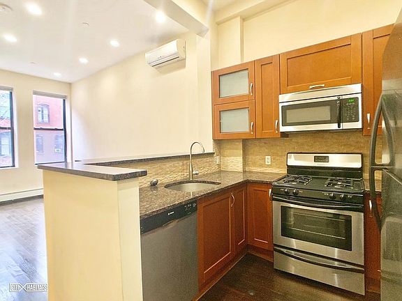 5th image of 38 W 83rd St APT 2R