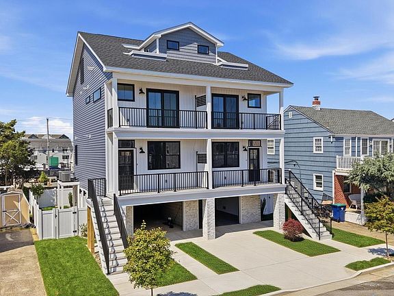2nd image of 202 N Harding Ave