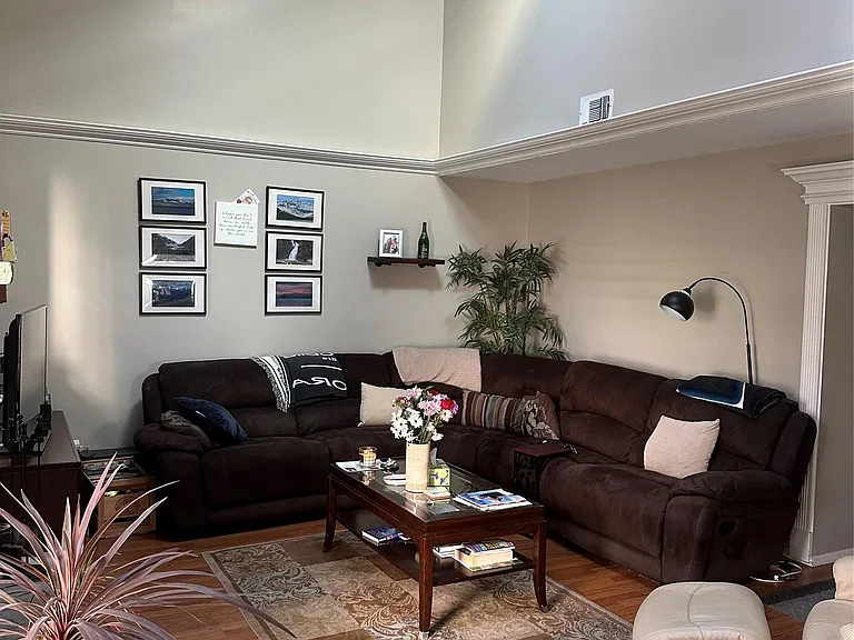 121 Villagegreen Ct — Photo 6