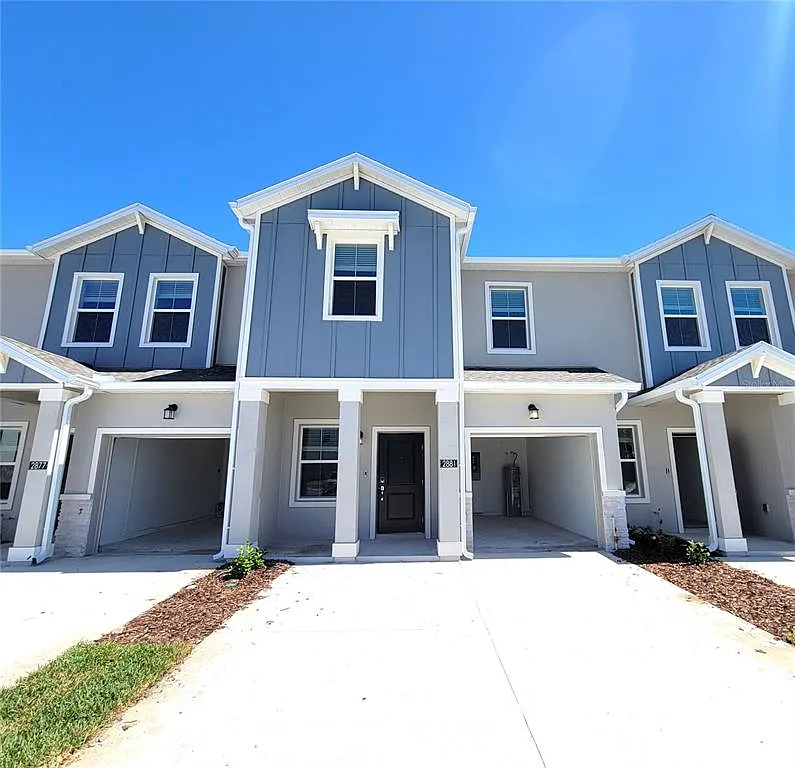 3 bed, 2.5 bath, 1840 sqft, $2,200 — Photo 2