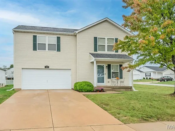 323 Essex Park Dr, Wentzville, MO 63385
