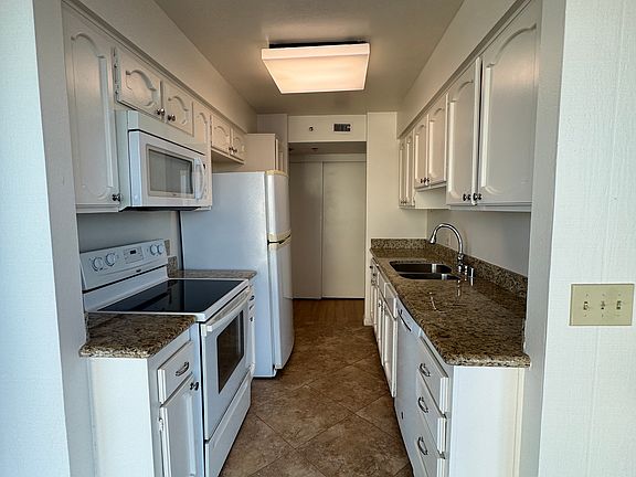5th image of 1810 Avenida Del Mundo Unit 502