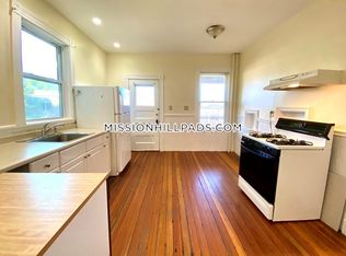 33 Calumet St #1, Roxbury, MA 02120