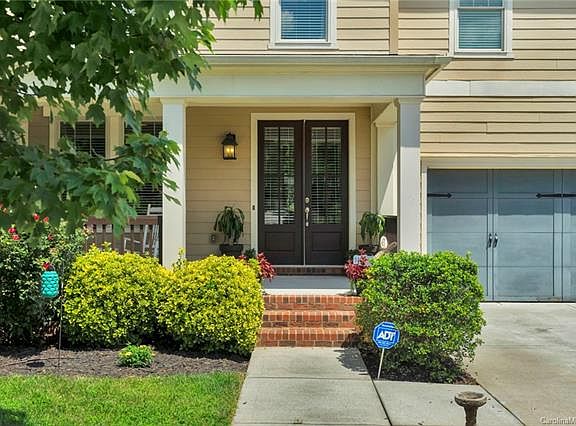 3rd image of 16293 Reynolds Dr