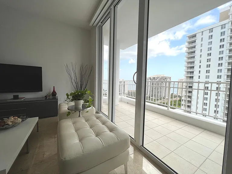 801 Brickell Key Blvd #1707 — Photo 11