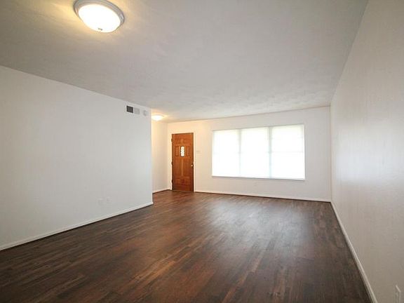 4th image of 8803 Stanwood Dr