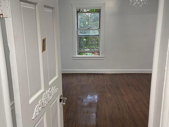 2nd image of 249 Crescent Pl Floor 1